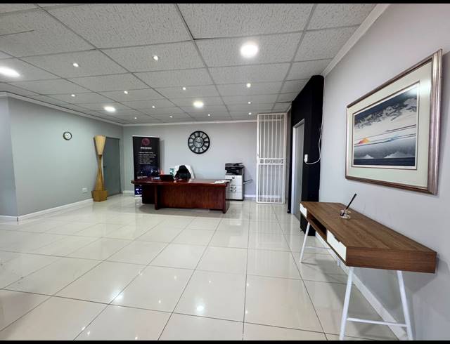 3,355M² BUSINESS CENTRE FOR SALE IN LAUDIUM